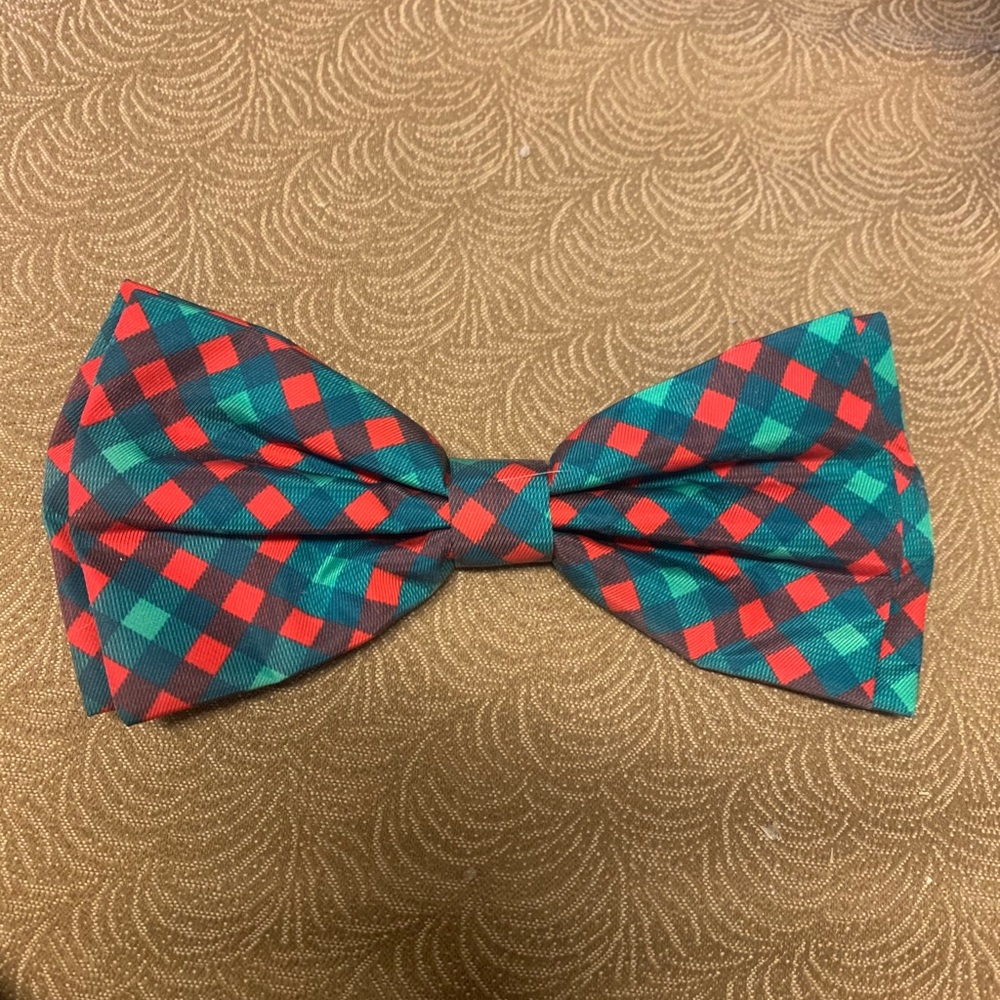 Large breed dog bow tie